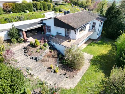 Großzügiges  Einfamilienhaus in privilegierter Hanglage