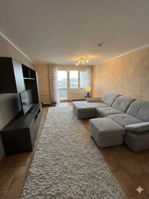 Kurzfristig bezugsfertig: Exklusive 5-Zimmer Maisonette-Wohnung im 4. OG in München-Neuhausen