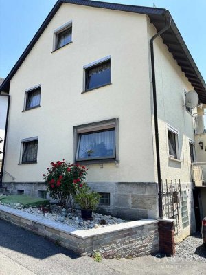 Zweifamilienhaus in ruhiger Lage bei Rödental