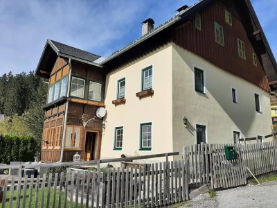 4 Zimmer-Wohnung mit Veranda und eigenem Mietergarten