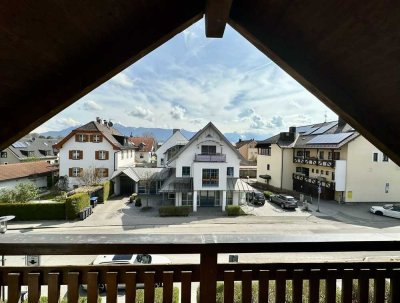 Exklusive, gepflegte 2-Zimmer-DG-Wohnung mit EBK in Murnau am Staffelsee