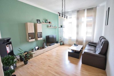 Zentral gelegene, gut geschnittene 2-Raumwohnung mit Balkon und Einbauküche!