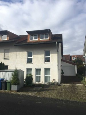 Großzügige Doppelhaushälfte in Bonn-Ückesdorf zu Vermieten