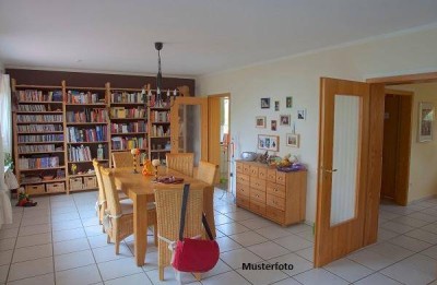 +++ Reihenhausanlage mit Stellplätzen +++