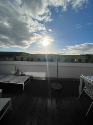 In Aichtal: Gepflegte Wohnung mit viereinhalb Zimmern und Balkon