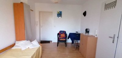 1 Zimmer, Bad, Balkon,Ruhig, HBF nähe
