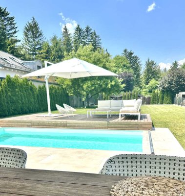 Luxuriöses Anwesen mit Pool und großem Garten an der Aubinger Lohe