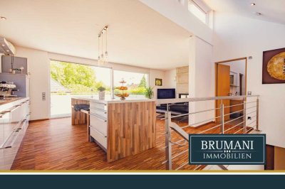 BRUMANI | Einfamilienhaus in Schallstadt mit möglicher ELW, Design-Ausstattung, Kamin und Terrasse