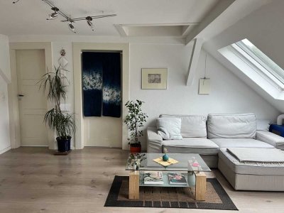 Helle 3,5-Zimmer Dachgeschosswohnung im grünen Darmstädter Komponistenviertel
