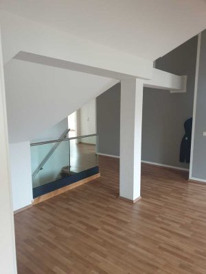 Großzügige 4-Zimmer Dachgeschosswohnung mit Balkon