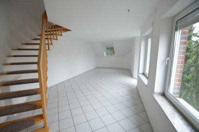 helle 3-Zimmer-Maisonettewohnung mit Balkon inkl. Einbauküche und Stellplatz