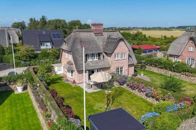 Haushälfte unter Reet in schöner Lage von Wenningstedt