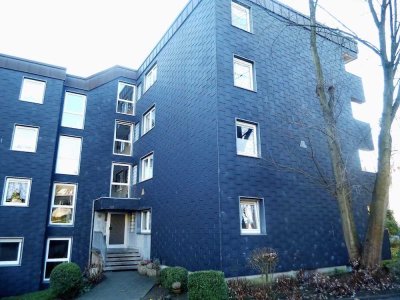 Frisch modernisierte und bezugsfertige 2 Zimmer mit Balkon und Dusche