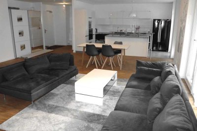 Zentrale 175m2 Wohnung a Rebstockpark, 4 Zimmer, EBK, 2 Bäder+ 120 m2  priv. Garten