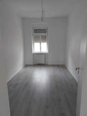 Sanierte & große 2 Zimmerwohnung ab 01.03.2026 zu vermieten