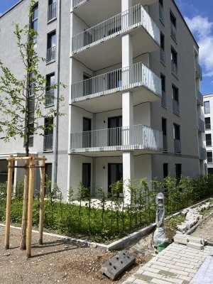 Perfekt für Pendler nach München: Neubauwohnung in Bahnhofsnähe mit Terrasse und Gartenanteil