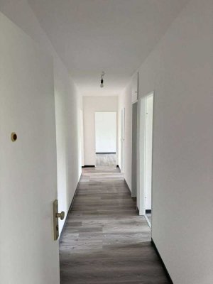 Schöne 2,5 Zimmer Wohnung mit großem Balkon in ruhiger Wohnlage von Großkrotzenburg