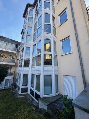Reserviert!!Gepflegtes 1 Zimmer Apartment mit Wintergarten-- EBK