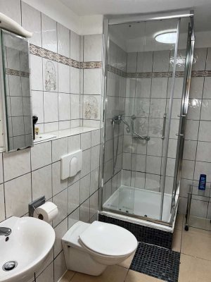 Stilvolle, gepflegte 3-Raum-Souterrain-Wohnung in Frankfurt am Main