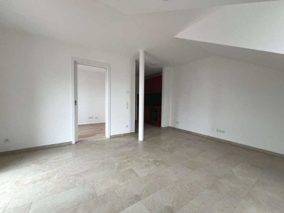 Neubau - 2-Zimmer-Dachgeschosswohnung mit Einbauküche