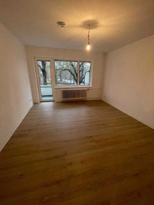 Moderne 2,5 Zimmerwohnung mit Balkon zum 01.06.2025 neu vermietbar!