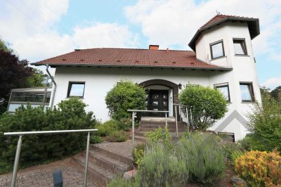 Märchenhaft wohnen im Türmchenhaus – Vielseitiges Zuhause