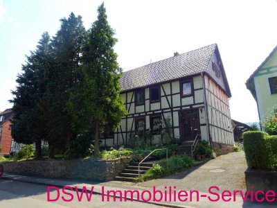 Fachwerkhaus mit Scheune und großem Grundstück!
