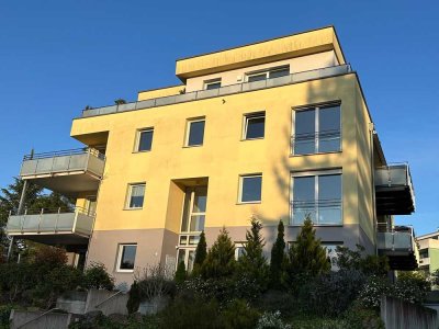 Neuwertige 2-Zimmer-Wohnung in Stadtvilla mit 2 Balkonen und Einbauküche