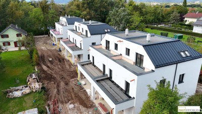 In Kürze verfügbar - 5 Zimmer Doppelhaushälfte in Tribuswinkel bei Baden/Wien - Erstklassige Raumaufteilung inkl. 3 Außenflächen