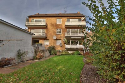 Sehr schönes renoviertes Apartment mit Balkon!