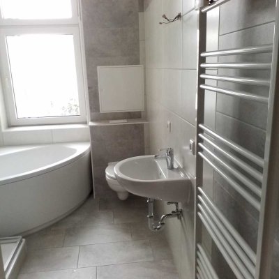 Schöne 3- Raum Wohnung mit Balkon