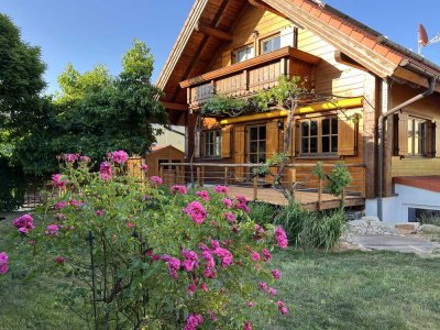 Steirisches Holzblockhaus mit Einliegerwohnung u. sepratem Eingang gelegen am Dillberg in Ezelsdorf