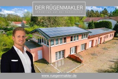 Mehrfamilienhaus mit drei Wohnungen, Photovoltaik, Garagen oder möglicher Werkstatt in 18581 Putbus