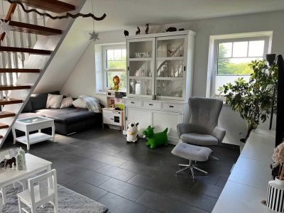 Dachgeschoss Wohnung mit EBK und Balkon in Labenz