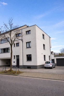 Großzügiges, hochwertig modernisiertes Einfamilienhaus mit Garten, Kamin, Photovoltaik in Bonn-Beuel
