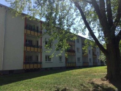 2-Zimmer Wohnung mit Balkon in gepflegter Grünanlage!