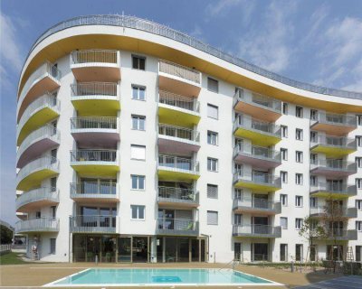 Voll möblierte 2-Zimmer-Wohnung mit Loggia und Gemeinschaftspool