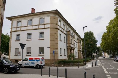 4-Zimmer-Wohnung im Altbau mit Loggia & Einbauküche in Neustadt/Weinstraße