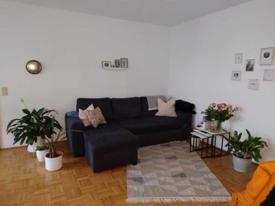 Geschmackvolle 2-Raum-Wohnung mit Balkon und Einbauküche in Landshut