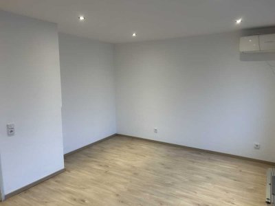 Helle 1-Zimmer-Wohnung mit Balkon in Oftersheim