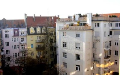 Exklusive 2-Zimmer-Loft-Wohnung mit Balkon und Einbauküche in München