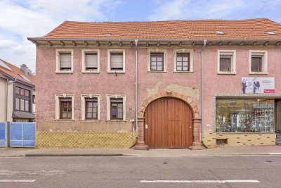 Charmantes Einfamilienhaus - in die Jahre gekommen und sanierungsbedürftig