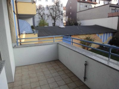 2 Raumwohnung mit Wohnküche und Balkon