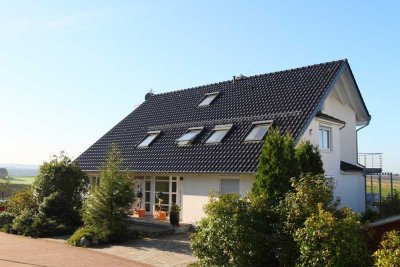 Exklusive, modernisierte 4-Zimmer-Wohnung mit Balkon und Einbauküche in Wülfrath