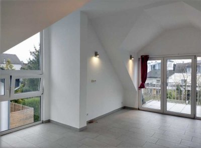 DG-Apartment mit Balkon und Einbauküche in Siegburg