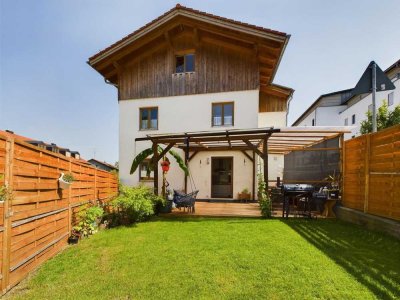 (VB) Rarität in Grafing – Großzügiges Zuhause mit Garten und Bachzugang