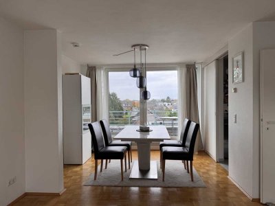 Helle Dachgeschosswohnung mit Weitblick in ruhiger Lage