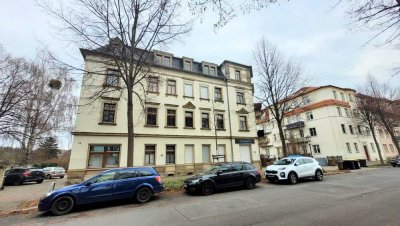 Modernisierte 3 Raum Wohnung mit Altbaucharme