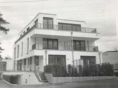 Helle  neuwertige 2-Zi Wohnung mit Balkon im 1. OG Aachen West