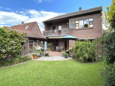 Geräumiges, zentral gelegenes Einfamilienhaus mit schönem Garten!
